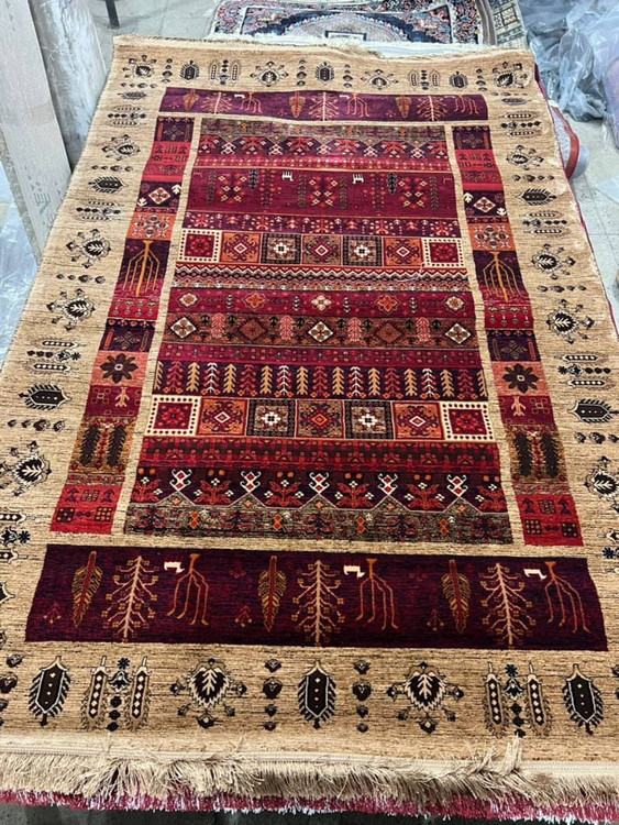 فرش هیوا کد ۴۳۰ خزان بژ – نمای کامل فرش شیک و لوکس