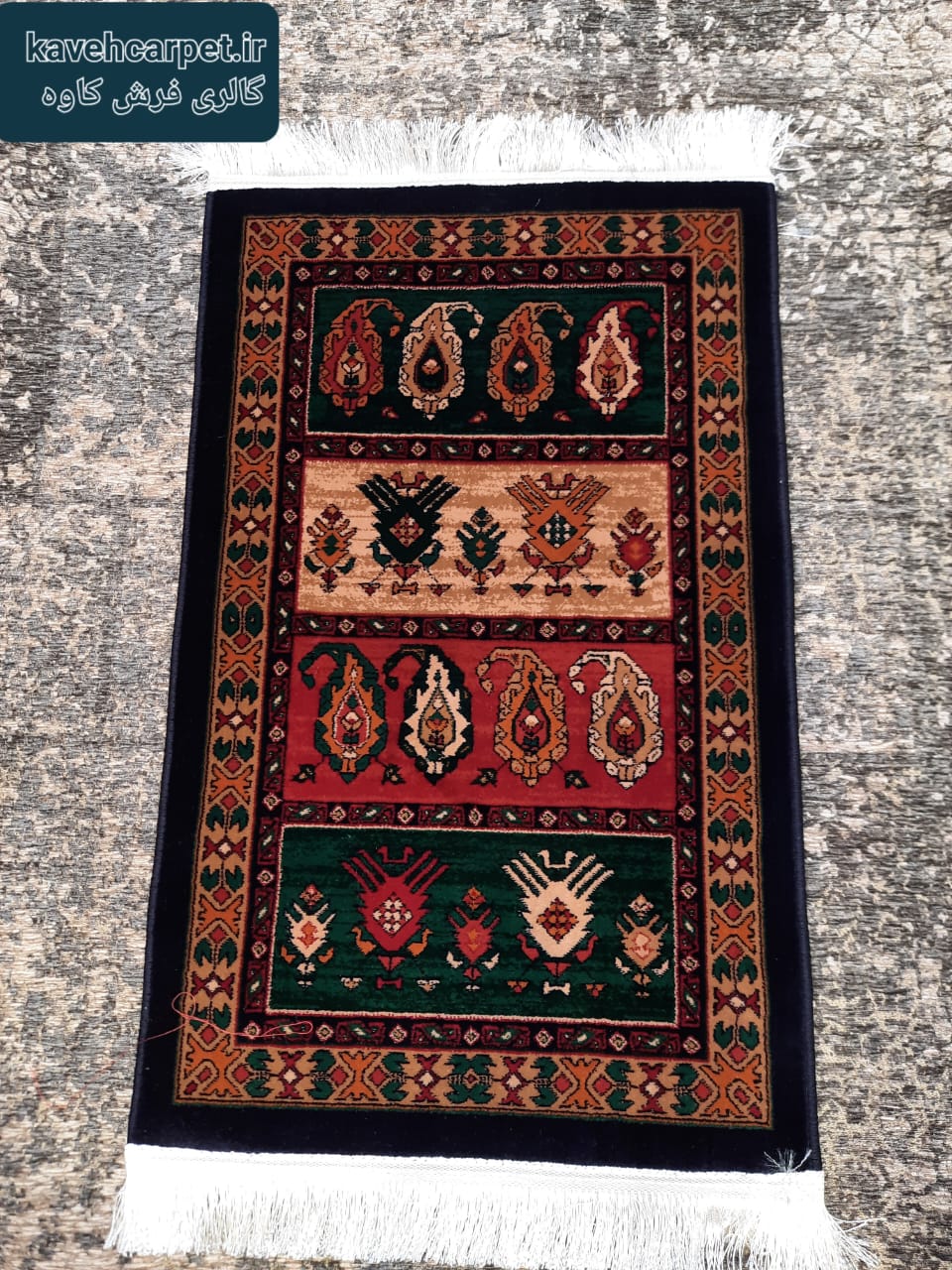 پادری لاکی ۷۰۰ شانه هیوا طرح بتهجقه – گالری فرش کاوه